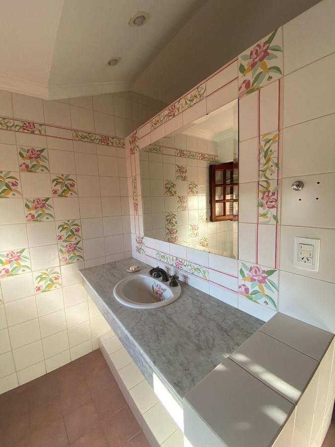 La Escondida, Casa De Huespedes Bed & Breakfast San Antonio de Areco Exterior photo